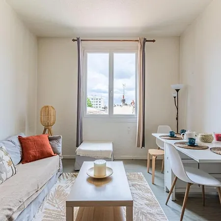 Appartement Guestready - Modern Downtown Gem *